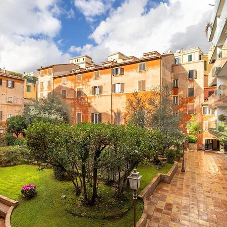 Saturno In Trevi Apartment Рим Екстериор снимка