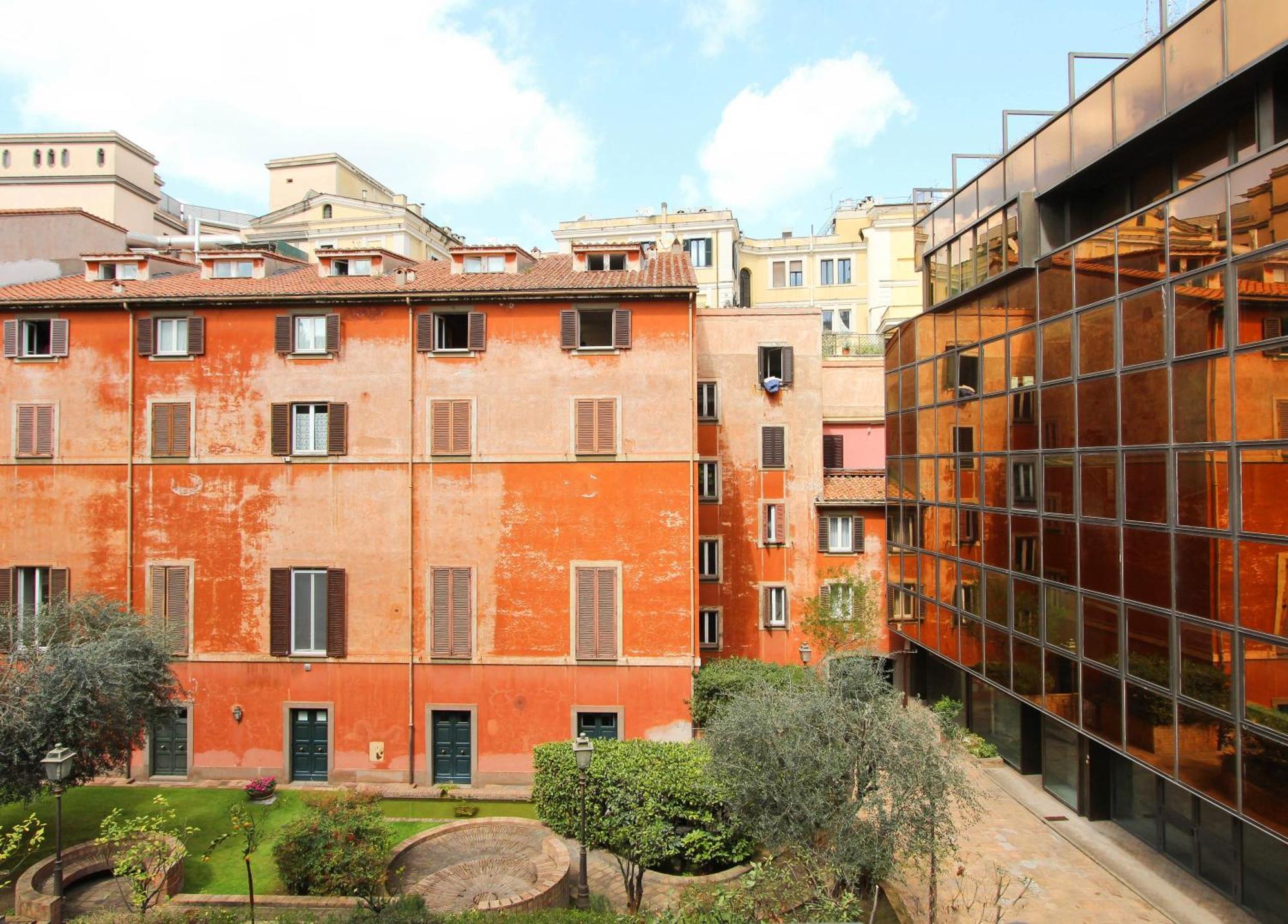 Saturno In Trevi Apartment Рим Екстериор снимка