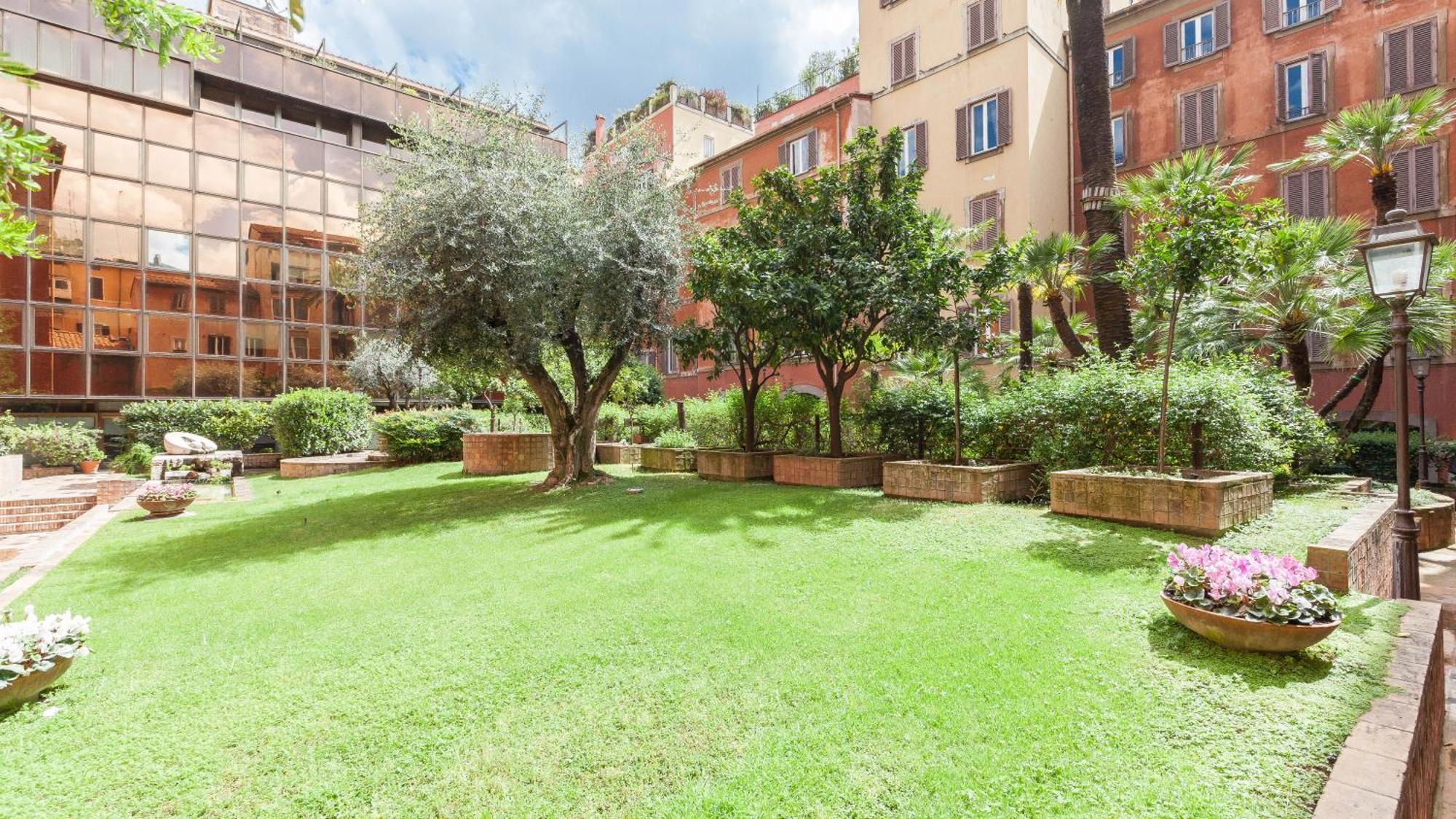 Saturno In Trevi Apartment Рим Екстериор снимка