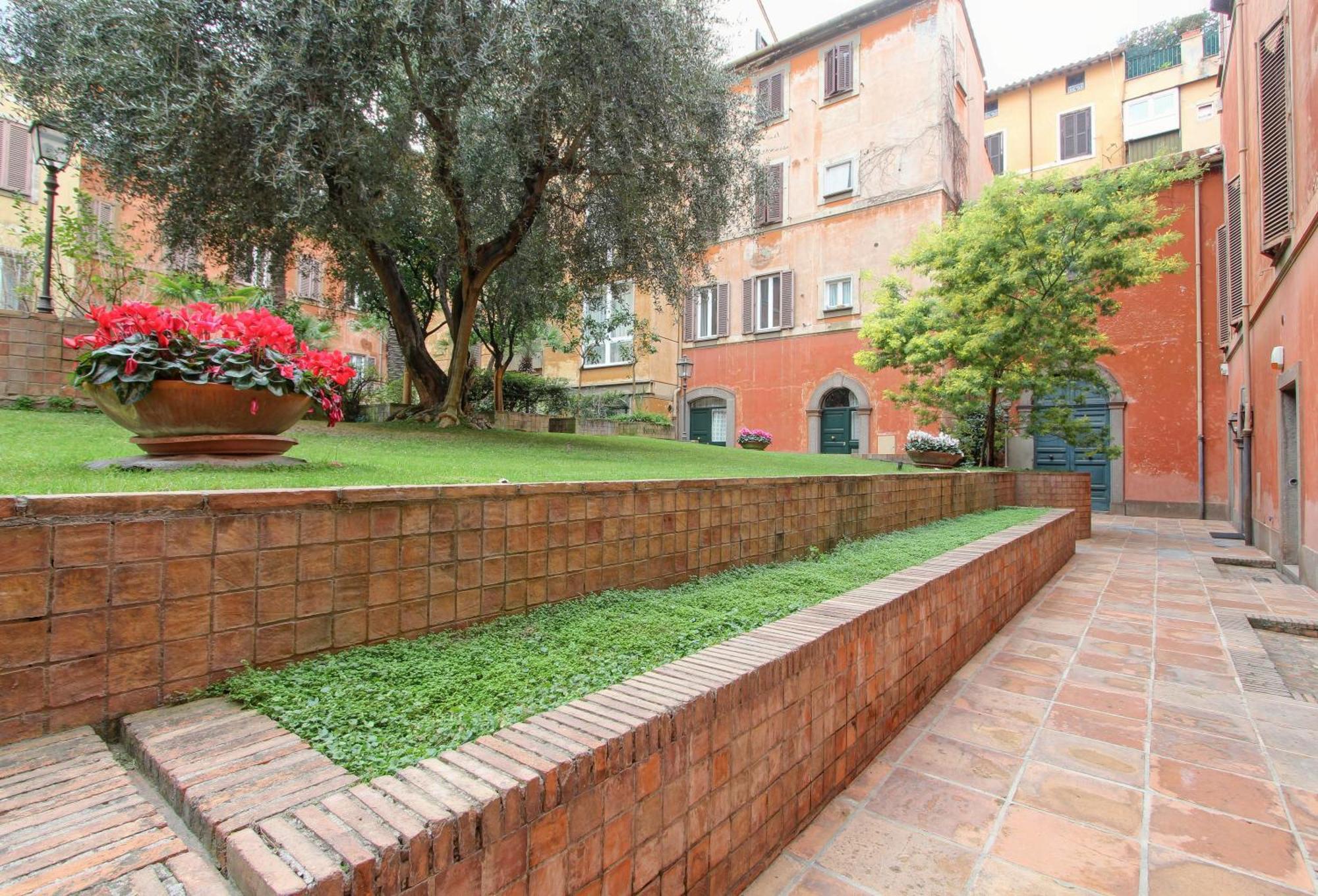 Saturno In Trevi Apartment Рим Екстериор снимка