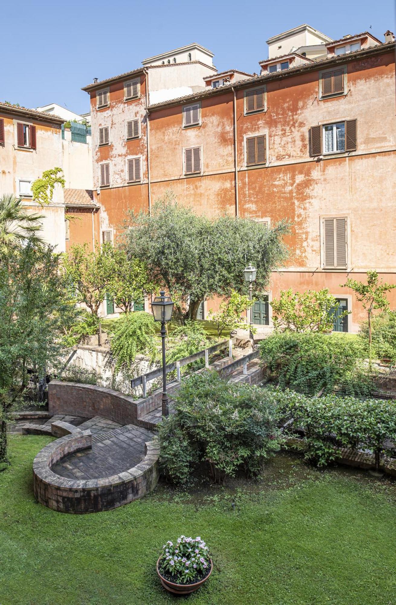 Saturno In Trevi Apartment Рим Екстериор снимка